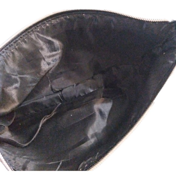 Dawn & Derby Gray and Black Purse - Picture 3 of 4